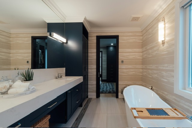 Hampton Navy Bath
